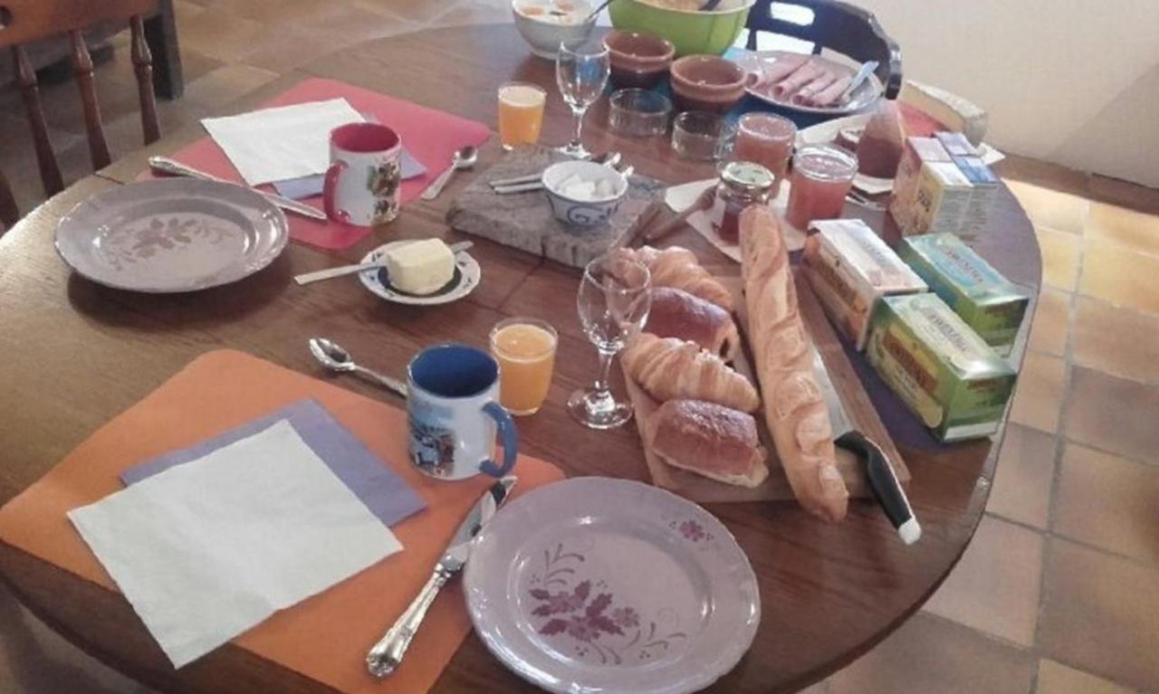 Aux Genets De Josephine Homestay